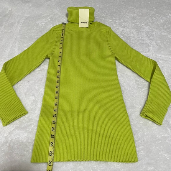 VETEMENTS Neon Green Fitted Ribbed Turtleneck Sweater - Picture 7 of 13